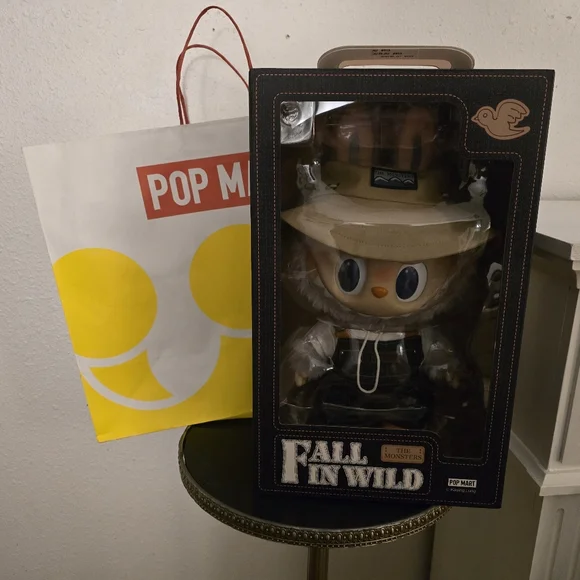NIB Pristine Authentic POP MART FALL IN THE WILD XL